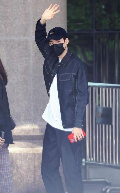 龚俊穿国产鞋子视频